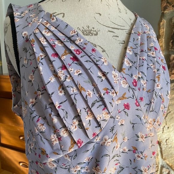 Miss Candyfloss
2xl floral dress - Picture 2 of 7